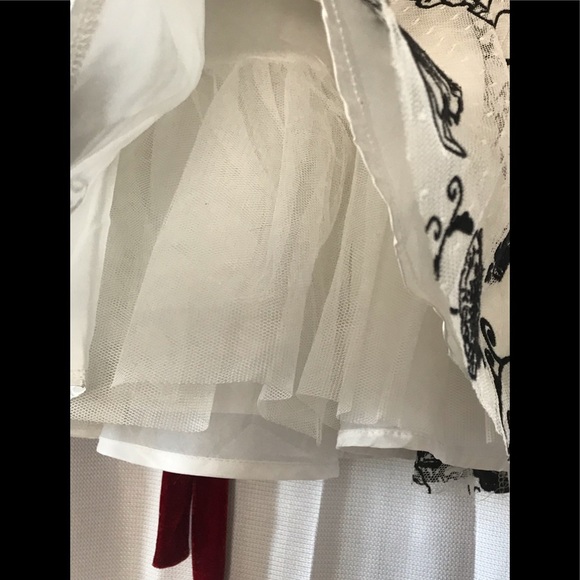 NANNETT GIRLS Embossed Rose Velvet Sash Dress 4 - Picture 8 of 10